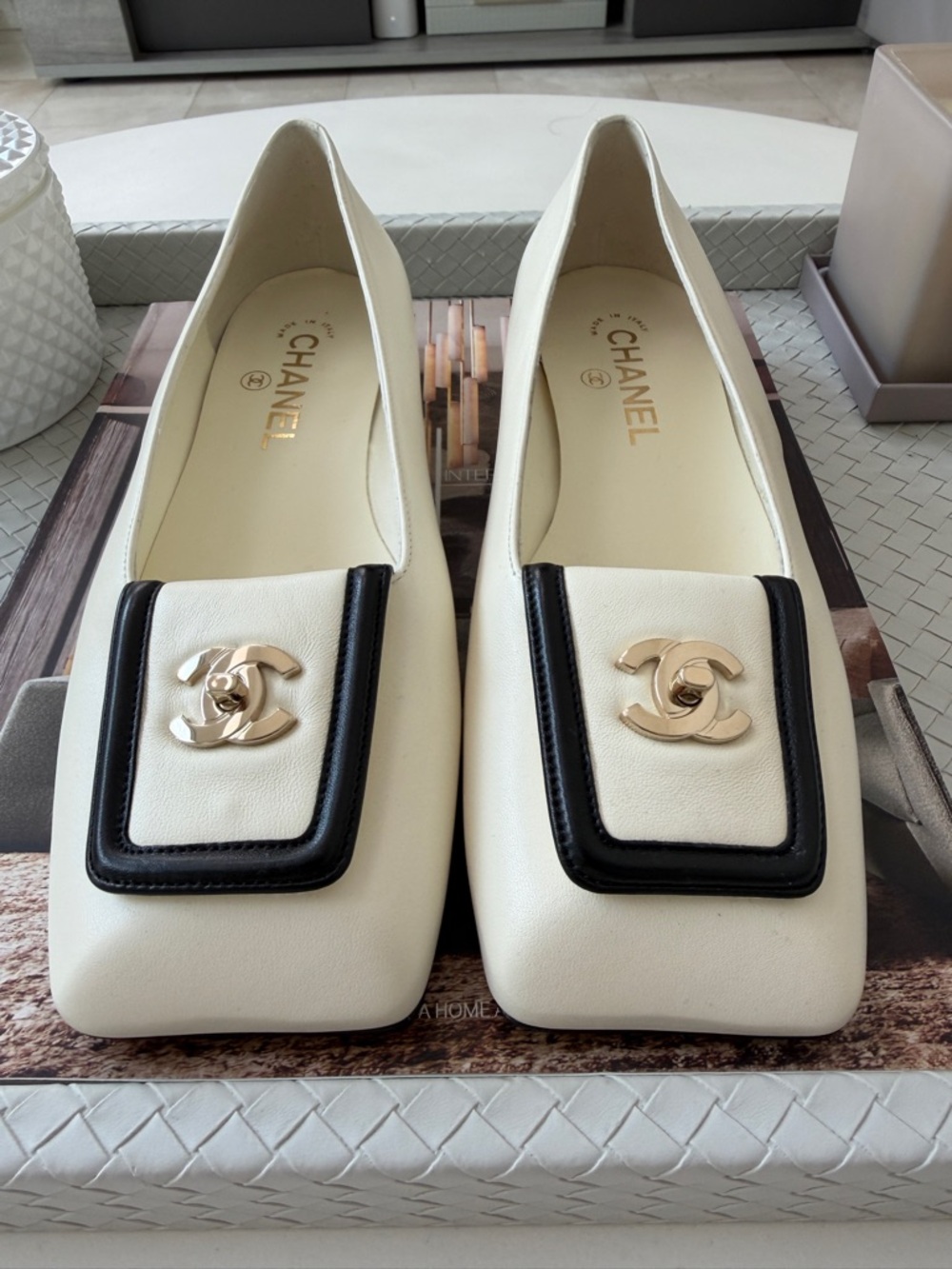 Chanel SS 26 Blazy Ivory Lambskin Square Toe CC Logo Turn-lock Ballet Flats 37.5 - Picture 4 of 16